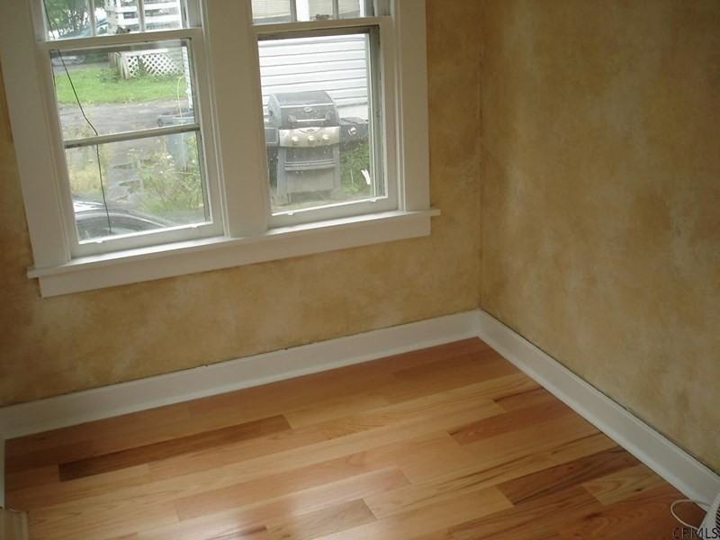 132 Homestead Ave - Photo 2 of 10