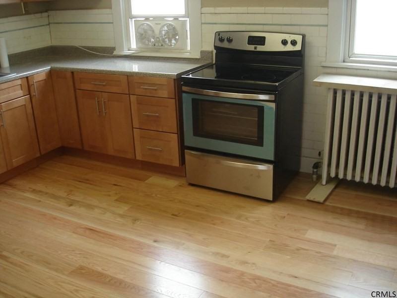 132 Homestead Ave - Photo 3 of 10