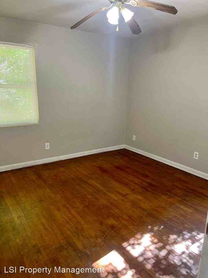 1502 Janmar Dr - Photo 3 of 8