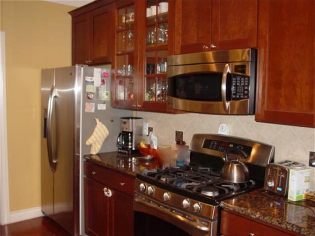 1238 Prince St - Photo 3 of 13