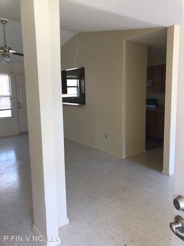 115 Pembroke Ct - Photo 3 of 14