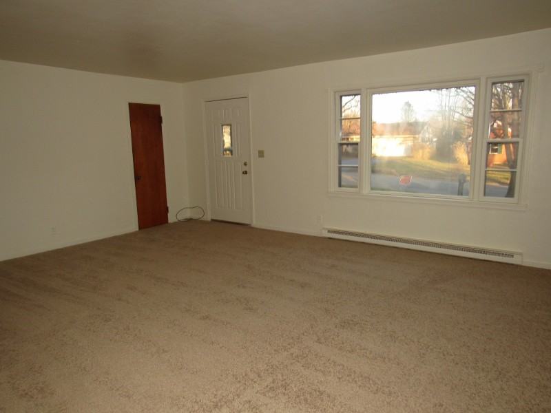 510 College Ave - Photo 3 of 20