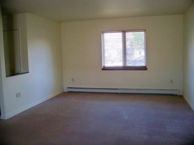 1221 Sutton Loop - Photo 3 of 14