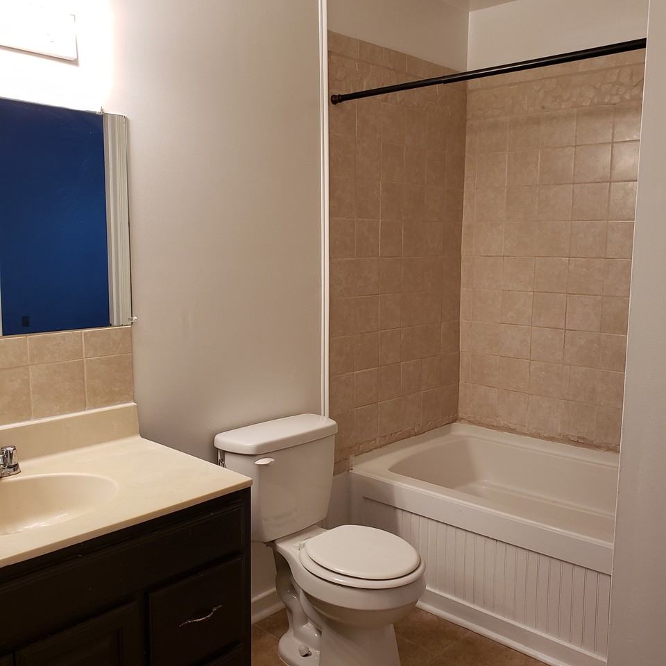 1512 Lakeview Ave - Photo 2 of 15