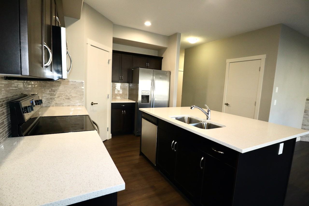 8602 76-8602 Southfort Blvd - Photo 3 of 27