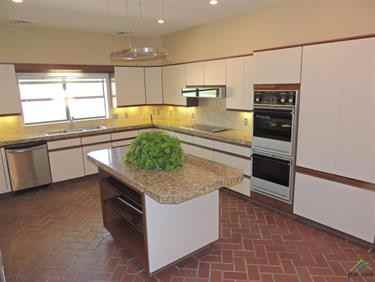 100 S Bay Dr - Photo 3 of 20