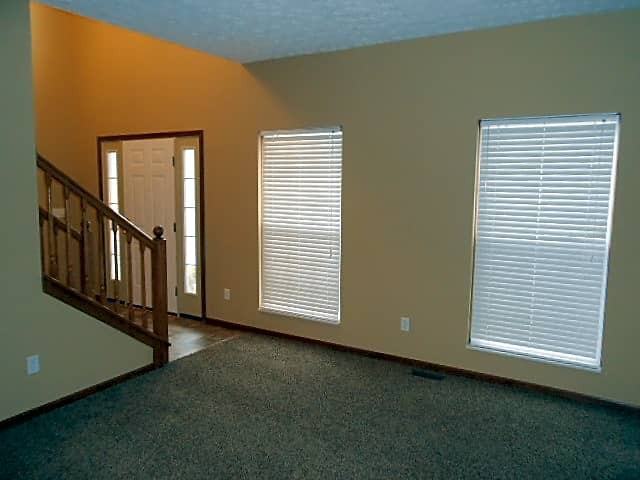 8069 Lazelle Woods Dr - Photo 2 of 20