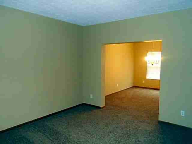 8069 Lazelle Woods Dr - Photo 3 of 20