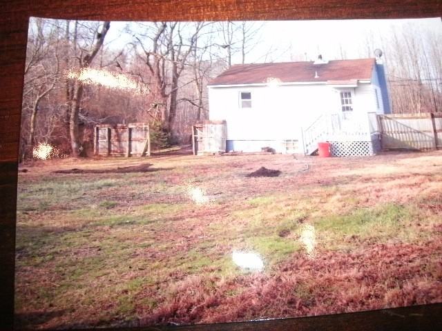 1808 Strawberry Ave - Photo 2 of 9