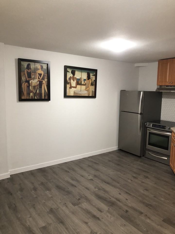 13715 115 Avenue - Photo 3 of 13