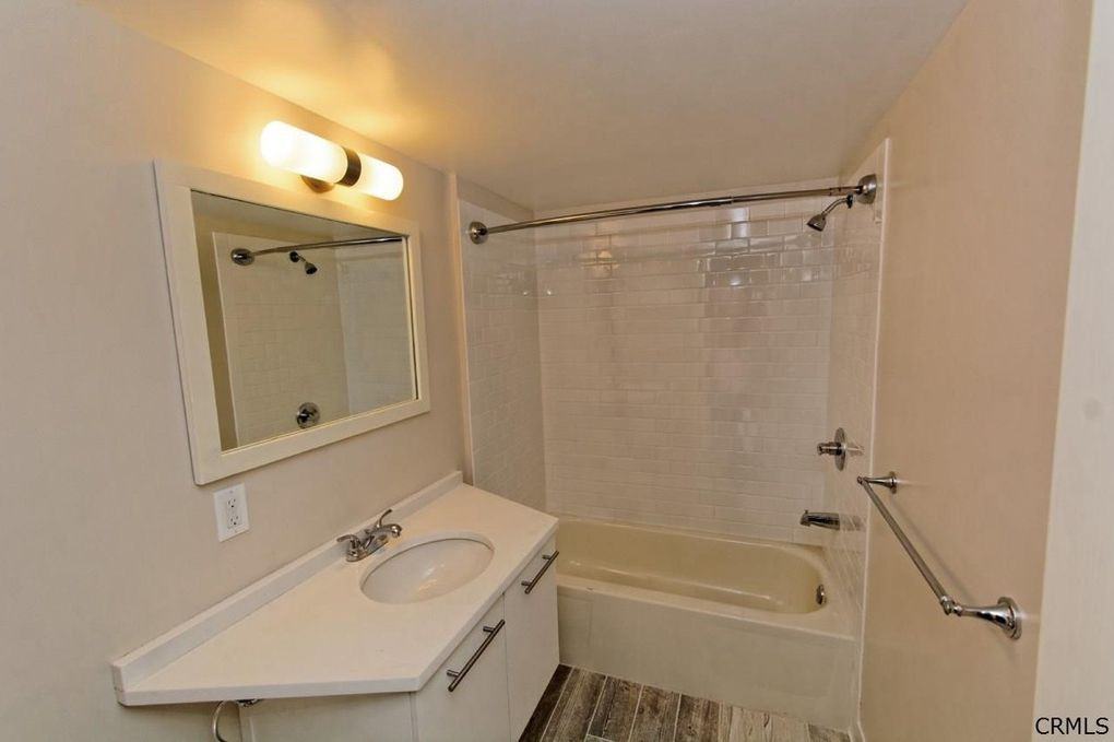 337 1/2 Madison Ave #2 - Photo 2 of 10