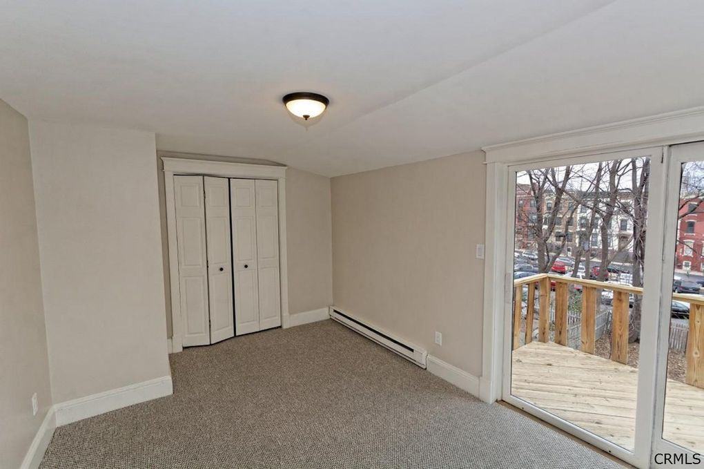 337 1/2 Madison Ave #2 - Photo 3 of 10