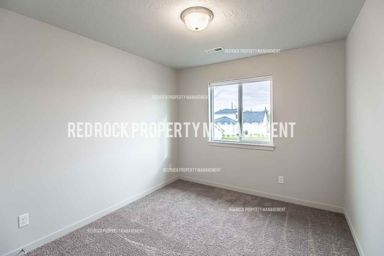 319 S Woodlawn Ln #1 - Photo 4 of 36