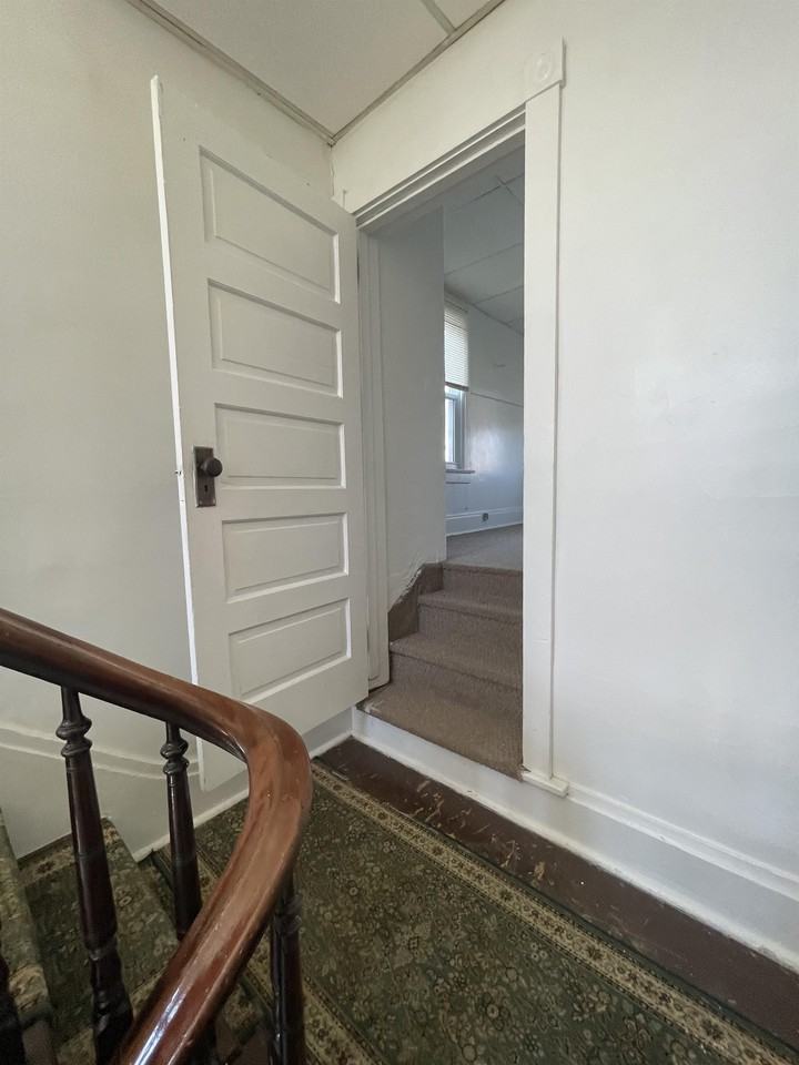 429 Oakland Ave #2 - Photo 3 of 9