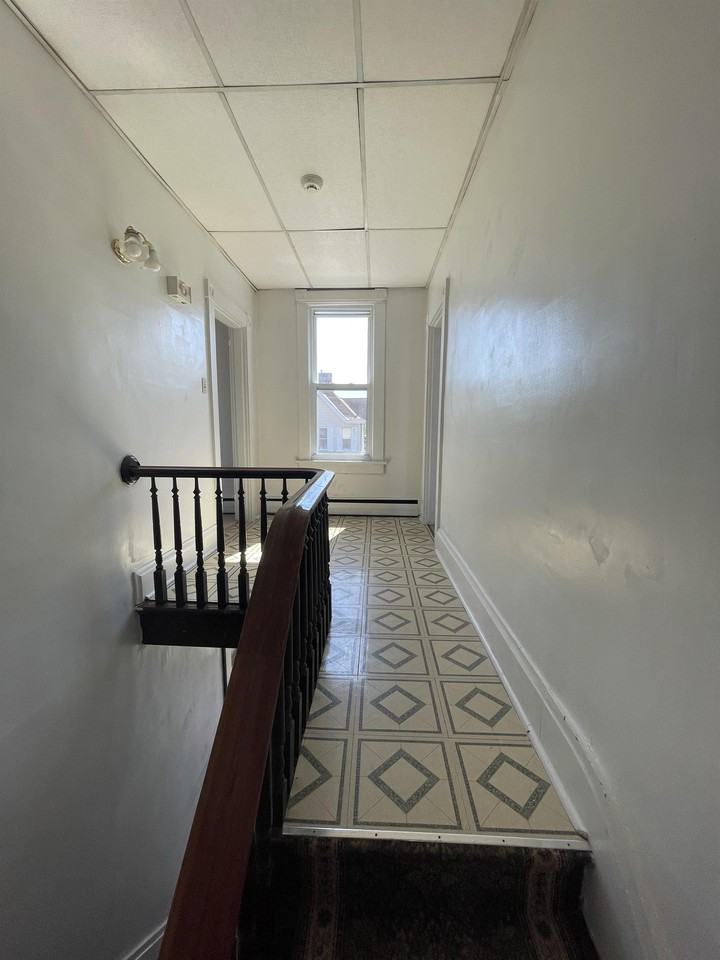 429 Oakland Ave #2 - Photo 4 of 9