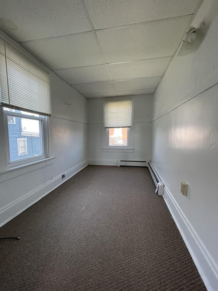 429 Oakland Ave #2 - Photo 5 of 9