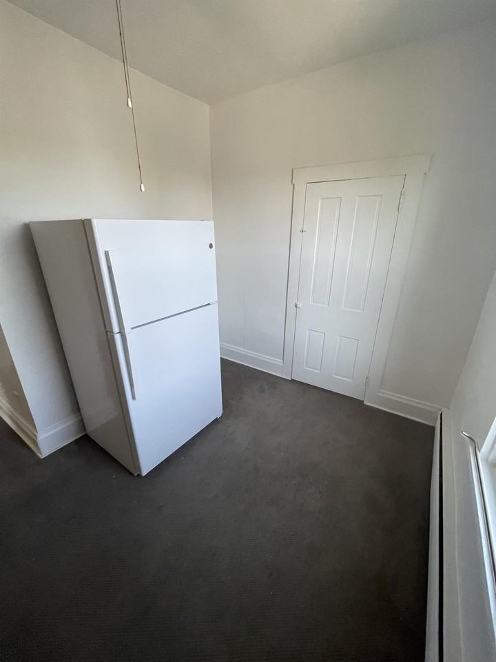 429 Oakland Ave #2 - Photo 7 of 9