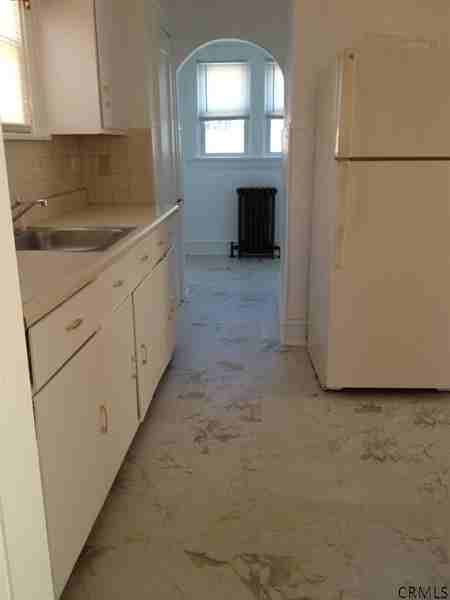 91 Eileen St - Photo 2 of 4