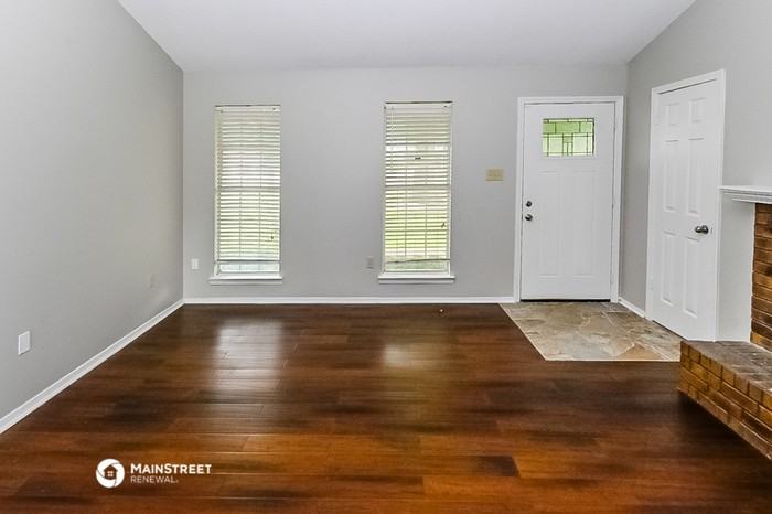 3740 Ramblewood Dr - Photo 3 of 16