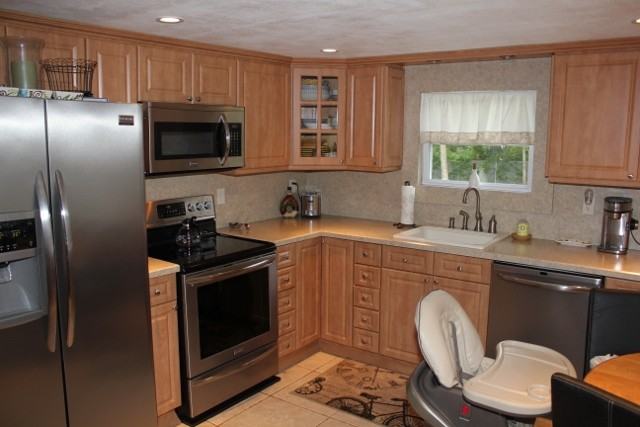 94 Inwood Ave - Photo 3 of 9