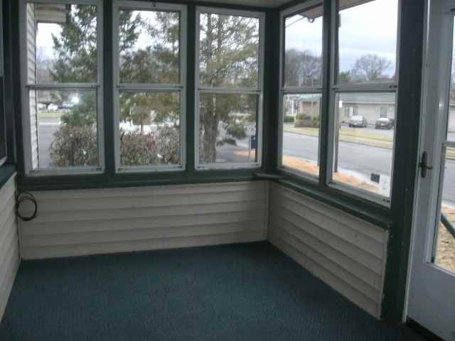 526 Maple Ave - Photo 2 of 12