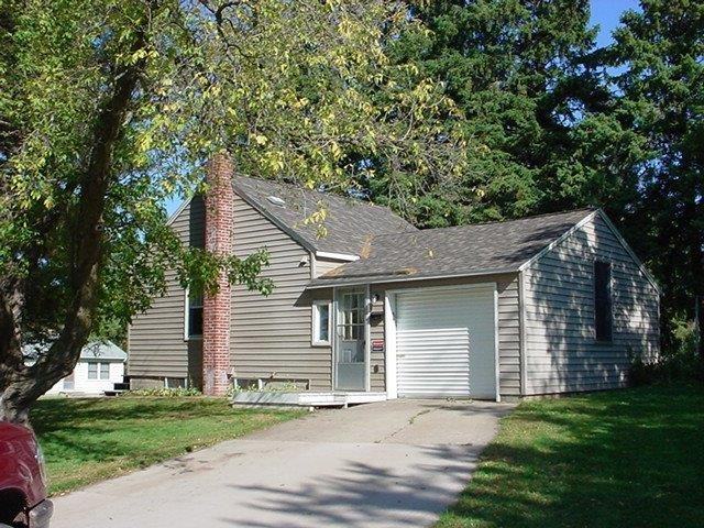 1030 8th Ave SW - Photo 2 of 2