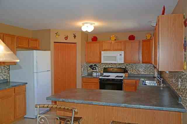 7509 Kenicott Ln - Photo 3 of 25