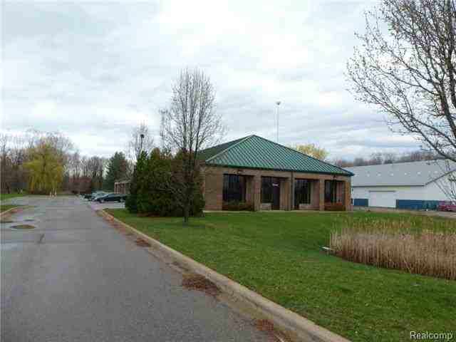 10344 Gratiot Ave - Photo 2 of 3