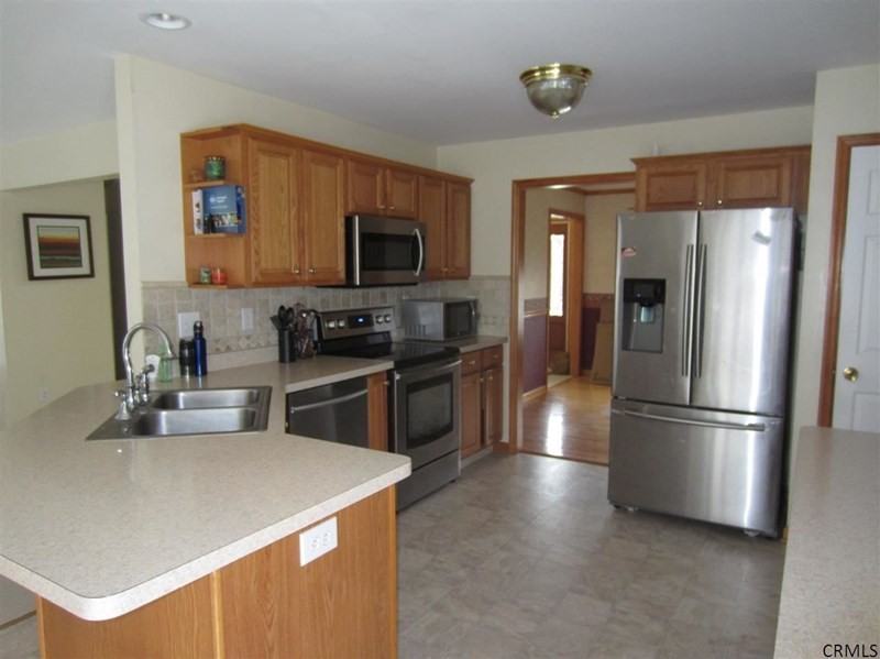 44 Wallflower Dr - Photo 3 of 18