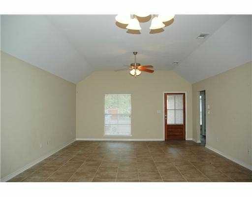 61307 Markham Dr - Photo 2 of 14