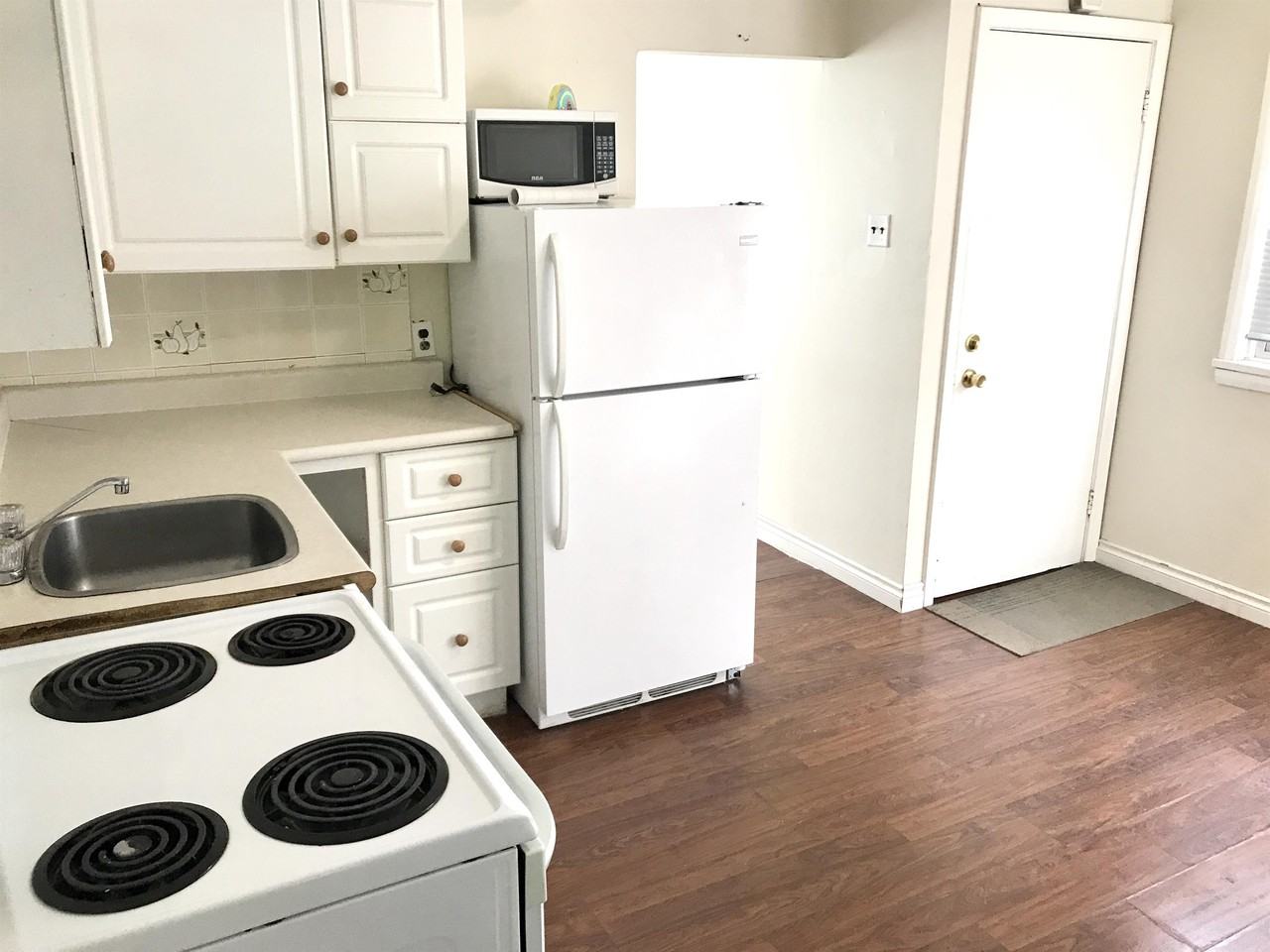 1012 Sherburn St #1 - Photo 2 of 14