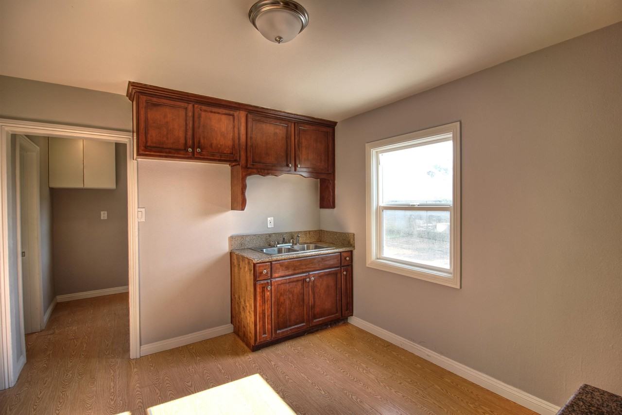 993 East Central Avenue - Photo 3 of 12