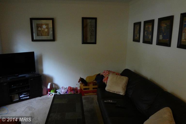 309 Bentley Ct - Photo 2 of 14