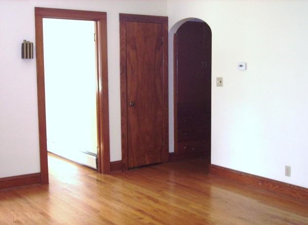 305 Colburn Ave - Photo 3 of 15