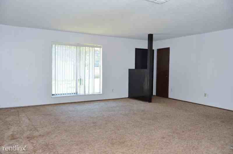 1316 1316 Bruce ave 44 - Photo 2 of 11