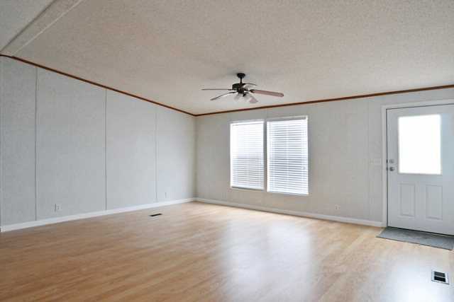 1527 Bandera Dr - Photo 3 of 20