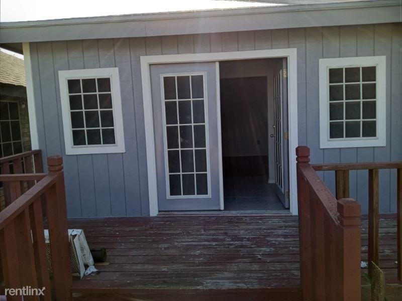 1613 Terrace Dr - Photo 2 of 10