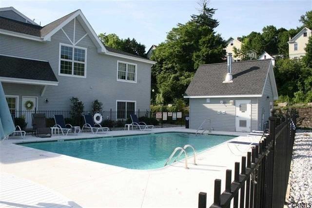 19 Marina Dr - Photo 3 of 23