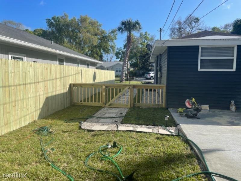 459 1/2 31st Ave N - Photo 2 of 8