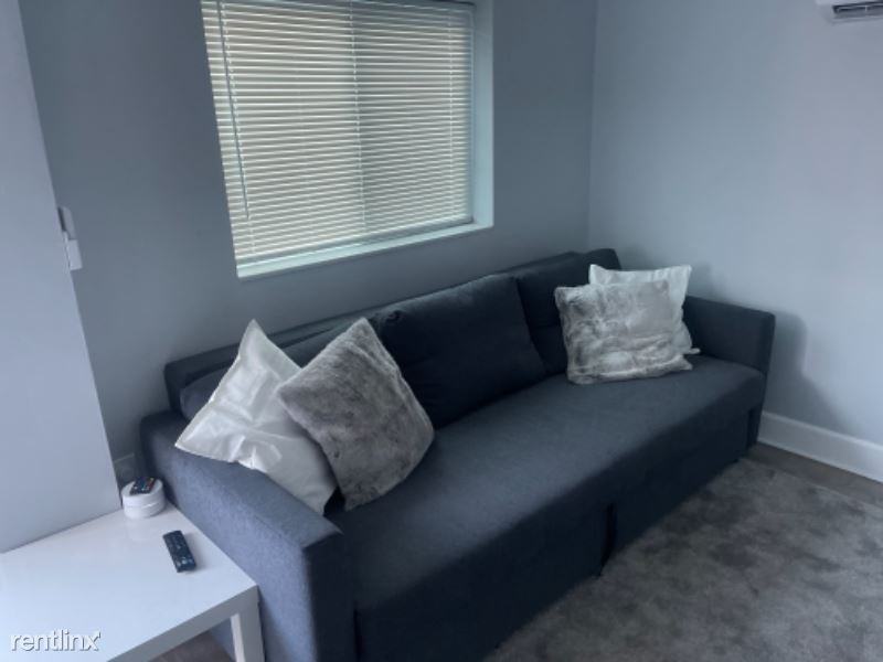 459 1/2 31st Ave N - Photo 3 of 8