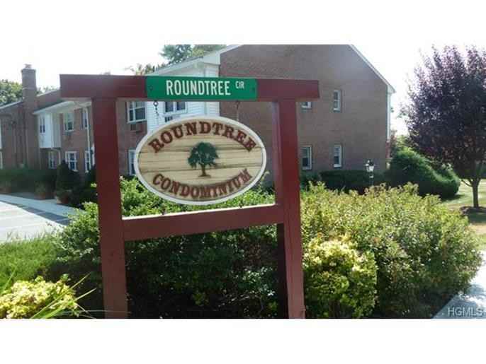 61 Roundtree Cir - Photo 2 of 15