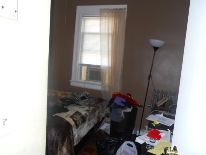 124 Nagle St - Photo 2 of 8