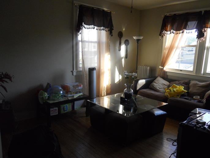 124 Nagle St - Photo 3 of 8