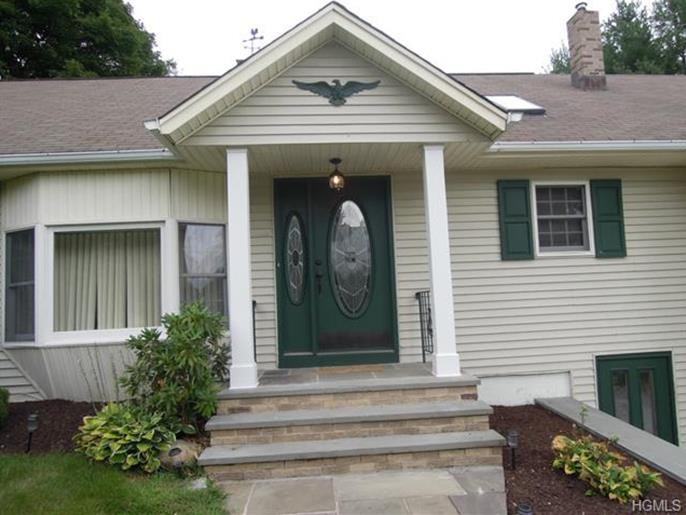 317 Congers Rd - Photo 2 of 30