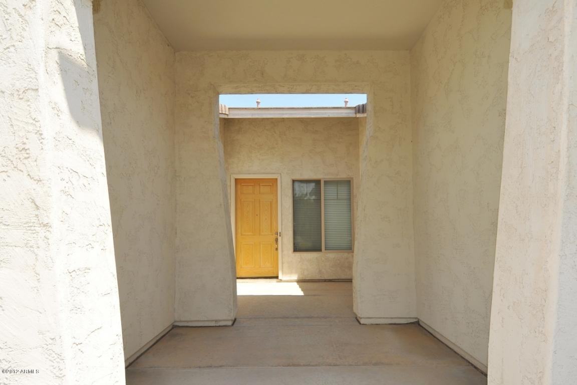 2044 E Bartlett Pl - Photo 2 of 27