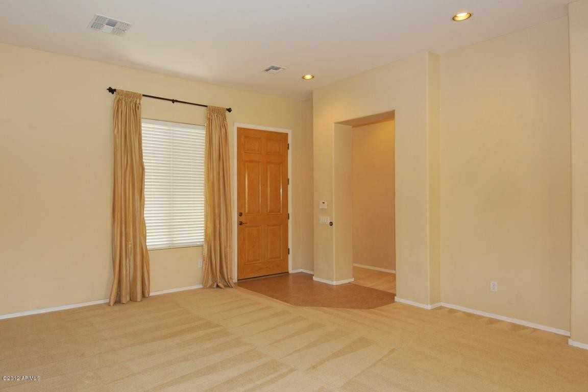 2044 E Bartlett Pl - Photo 3 of 27