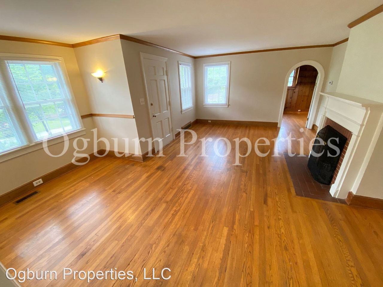 3053 Bonbrook Dr - Photo 2 of 8