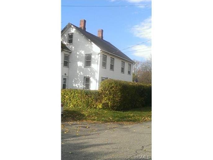 35 Wood Ave - Photo 2 of 8