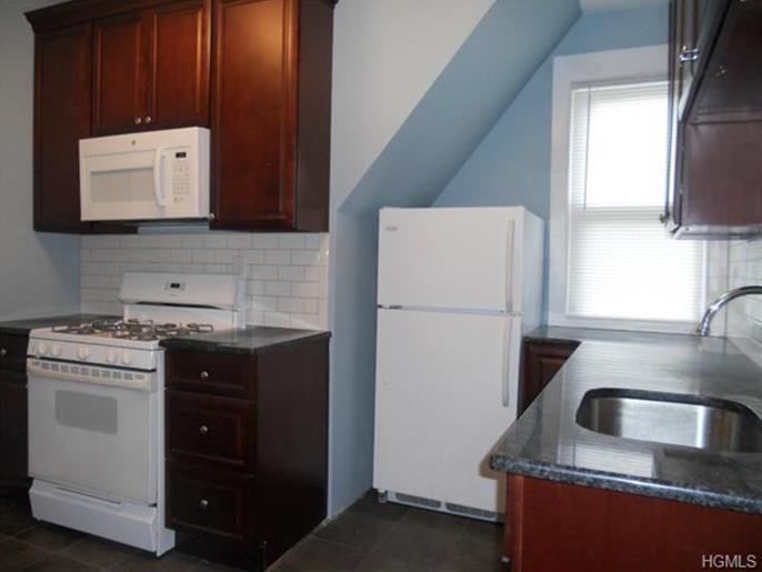 27 S Pearl St - Photo 3 of 23