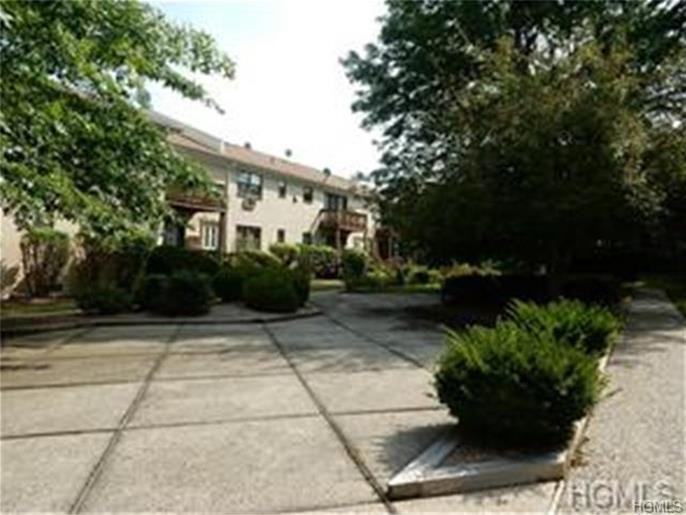 96 Sneden Pl W - Photo 2 of 28